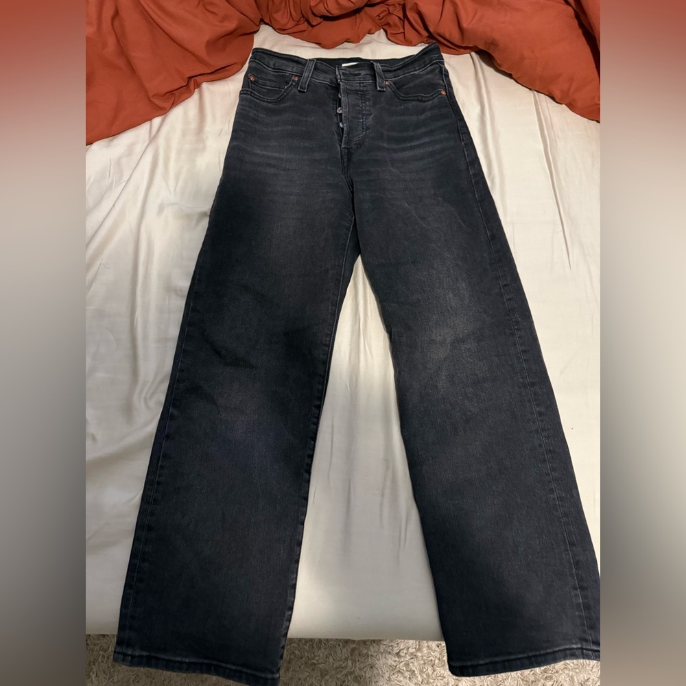 Classic Levi’s Black Women’s Jeans